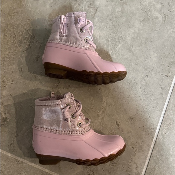 Sperry Kids Light Pink Duck Boots - Picture 2 of 6